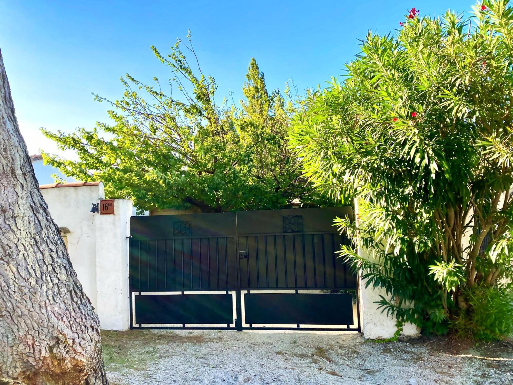 Maisonnette Au Coeur Des Alpilles Mouries Dış mekan fotoğraf